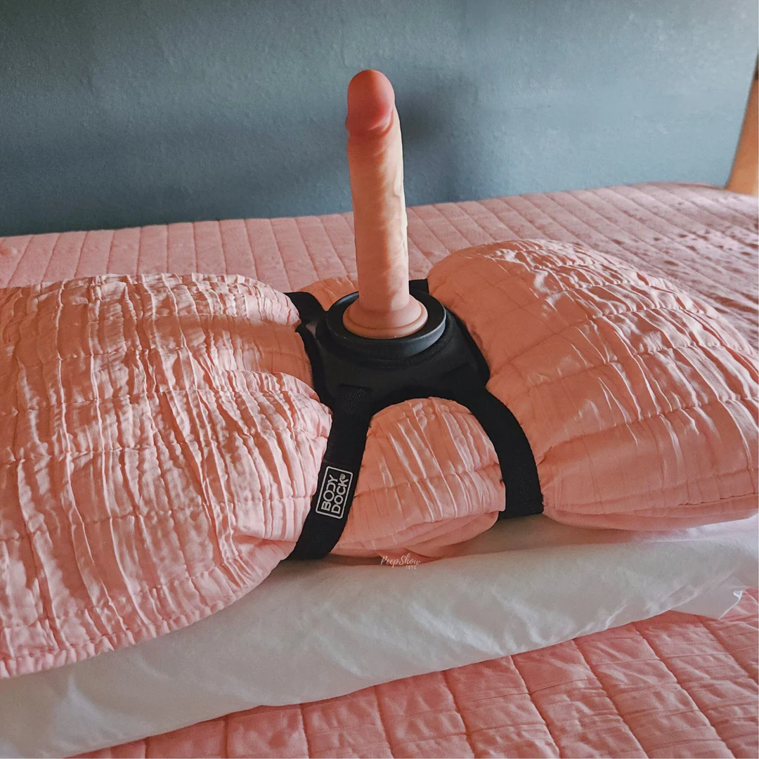 Solina Dildo Mount Thigh Harness Bundle