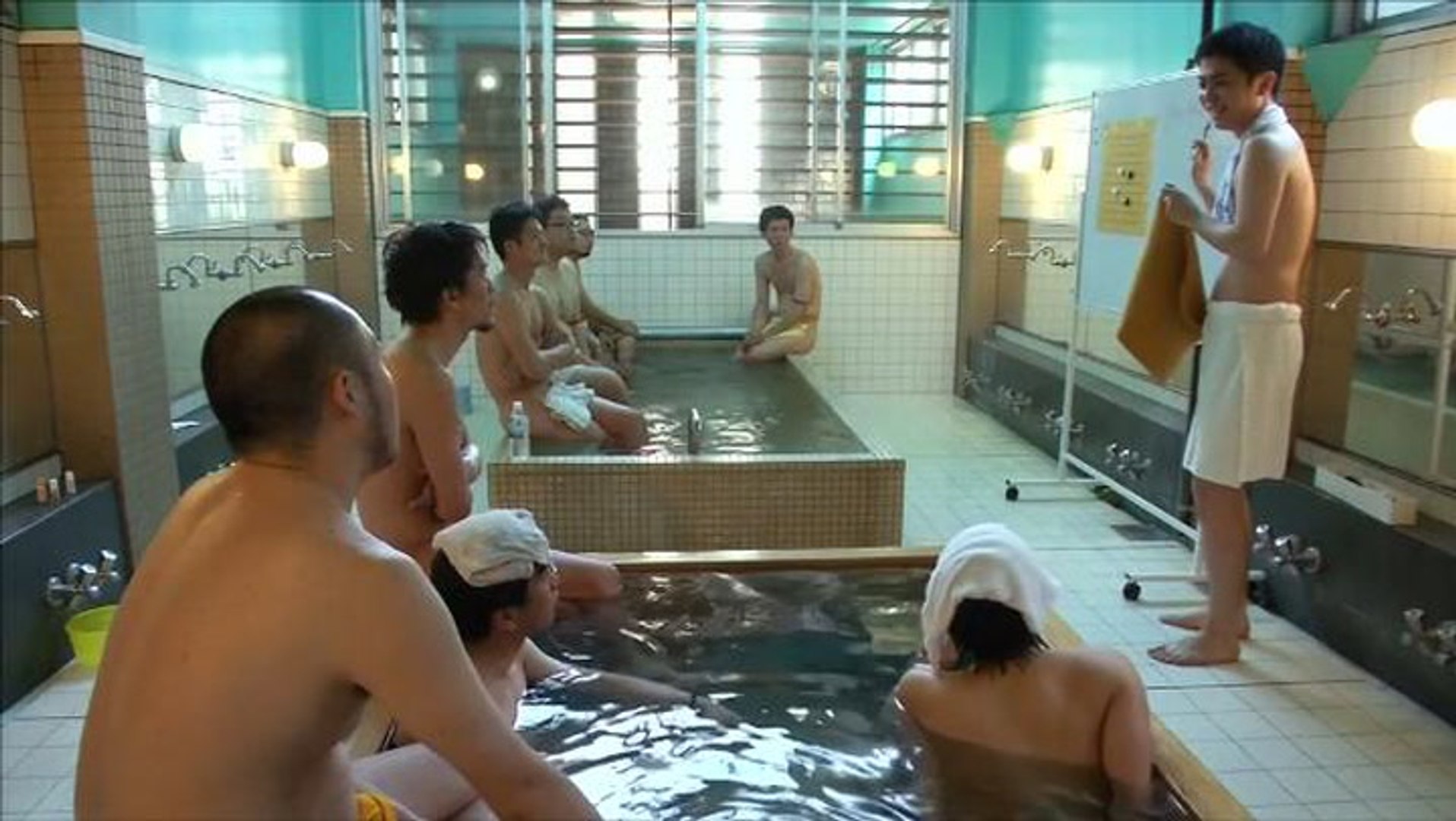 Tokyo bath house offers naked lectures to customers