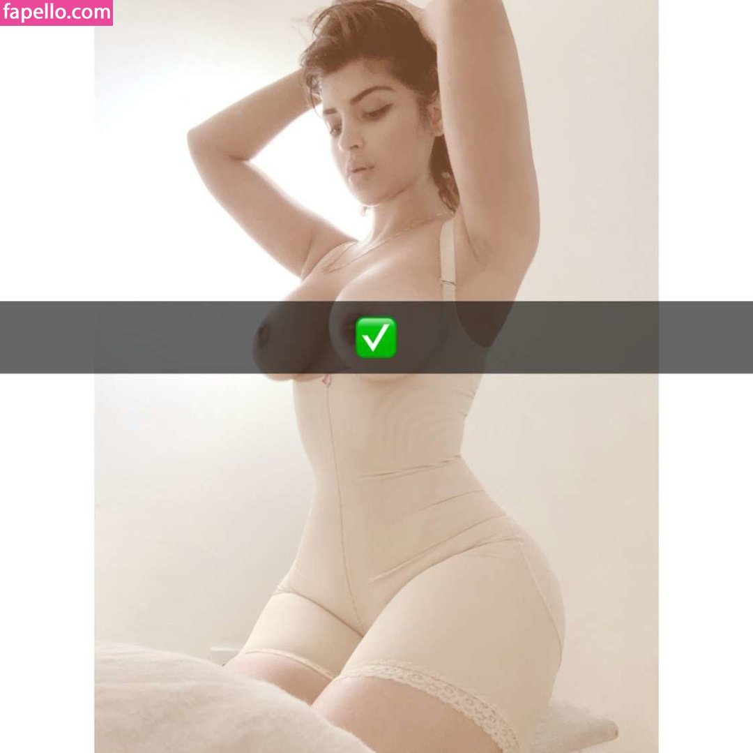Emira Foods Emira Kowalska emirakowalska Nude Leaked OnlyFans