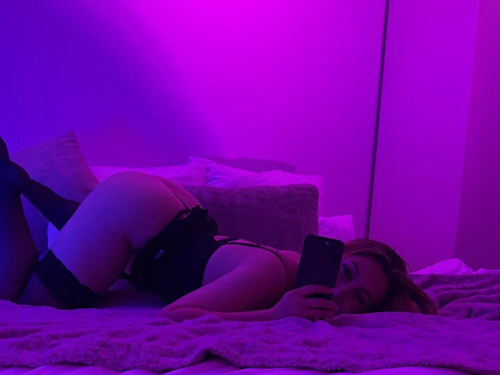 Emma Baker Nude Porn Pics Naked Photos