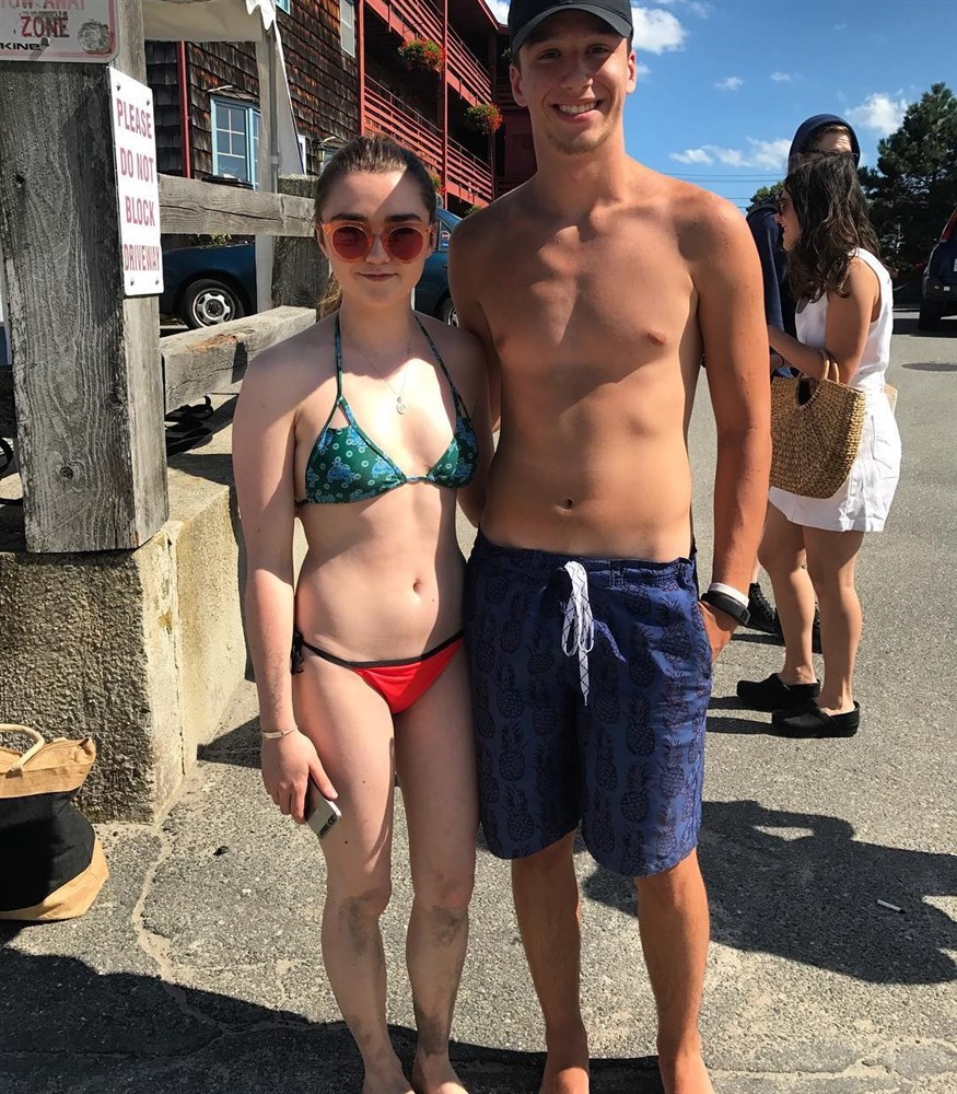 Maisie Williams Sex Video Game of Thrones Leaked!