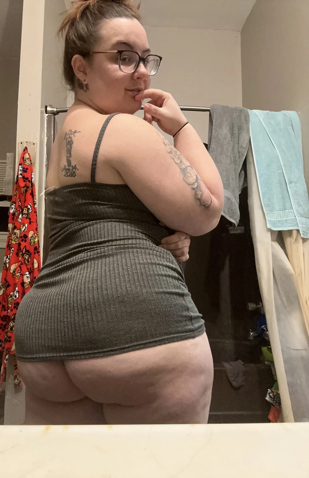 Pawg booty slip: 1 Nude Pics