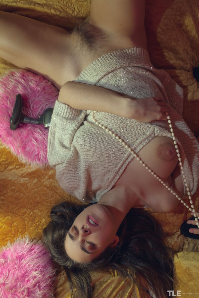 Emily J Nude in Bubble Gum 1