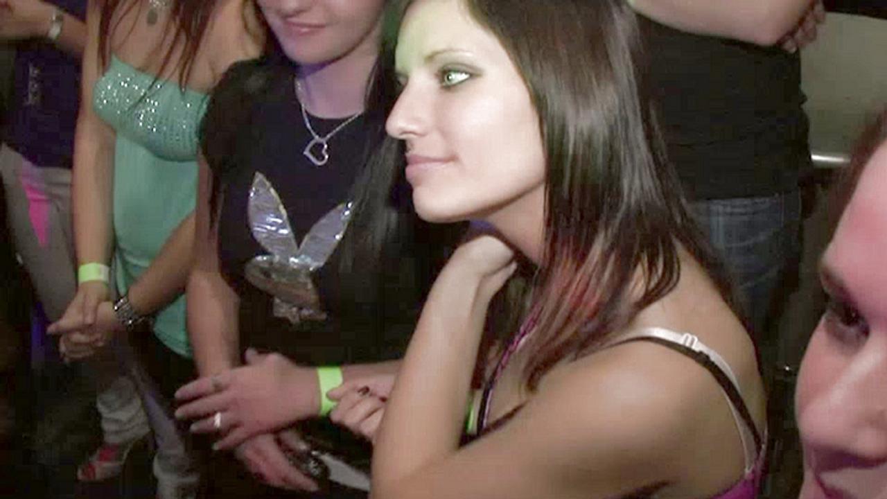 Amateur group sex party in a strip club