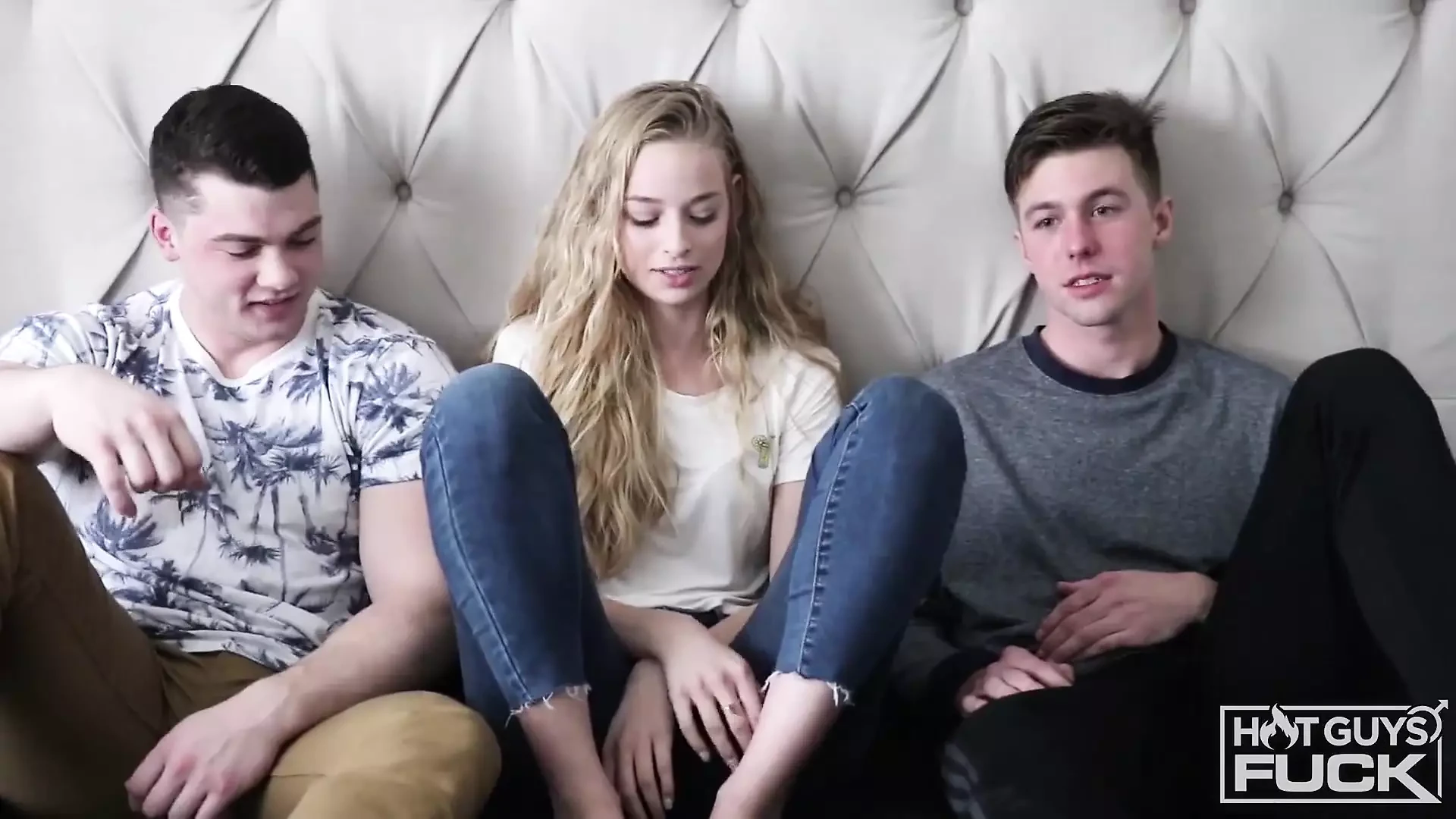 Caden Carli Sarah Sunday Team up to Enjoy Collin Simpson: Blonde Blonde Porn