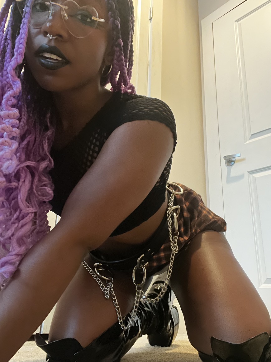 Sloppy dildo sucking pussy slapping