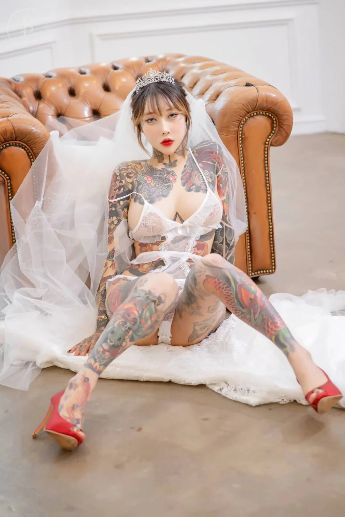 jav porn big tits Asian girl tattoo slut fucks dildo and takes fat creampie