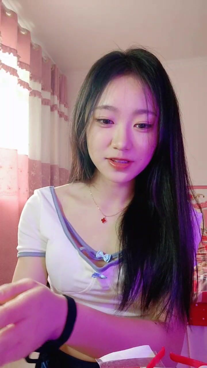 Pretty Asian girl masturbate leak 2024