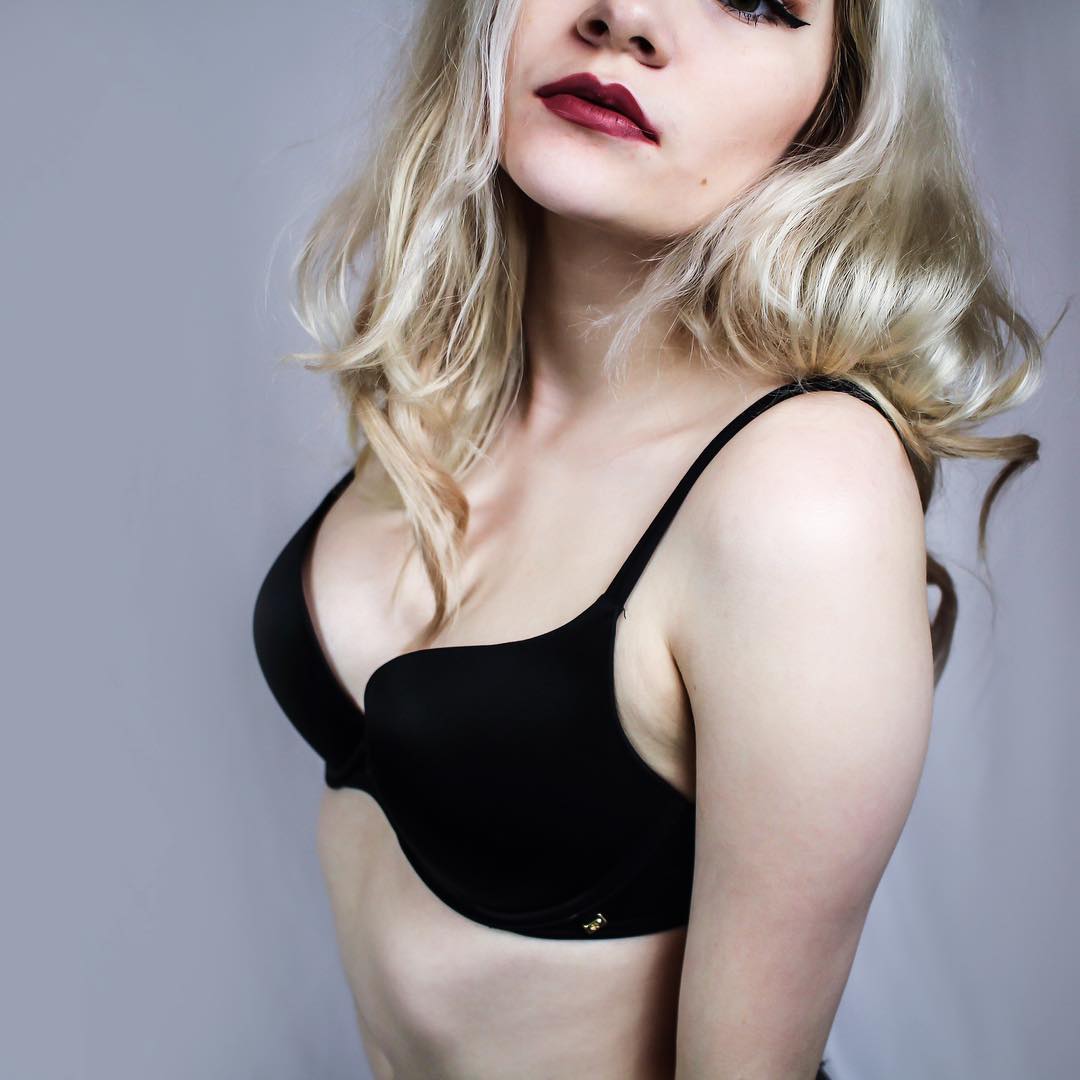 Cloveress ASMR Lesbian Porn Sex Tape And Leaked Nude Photos