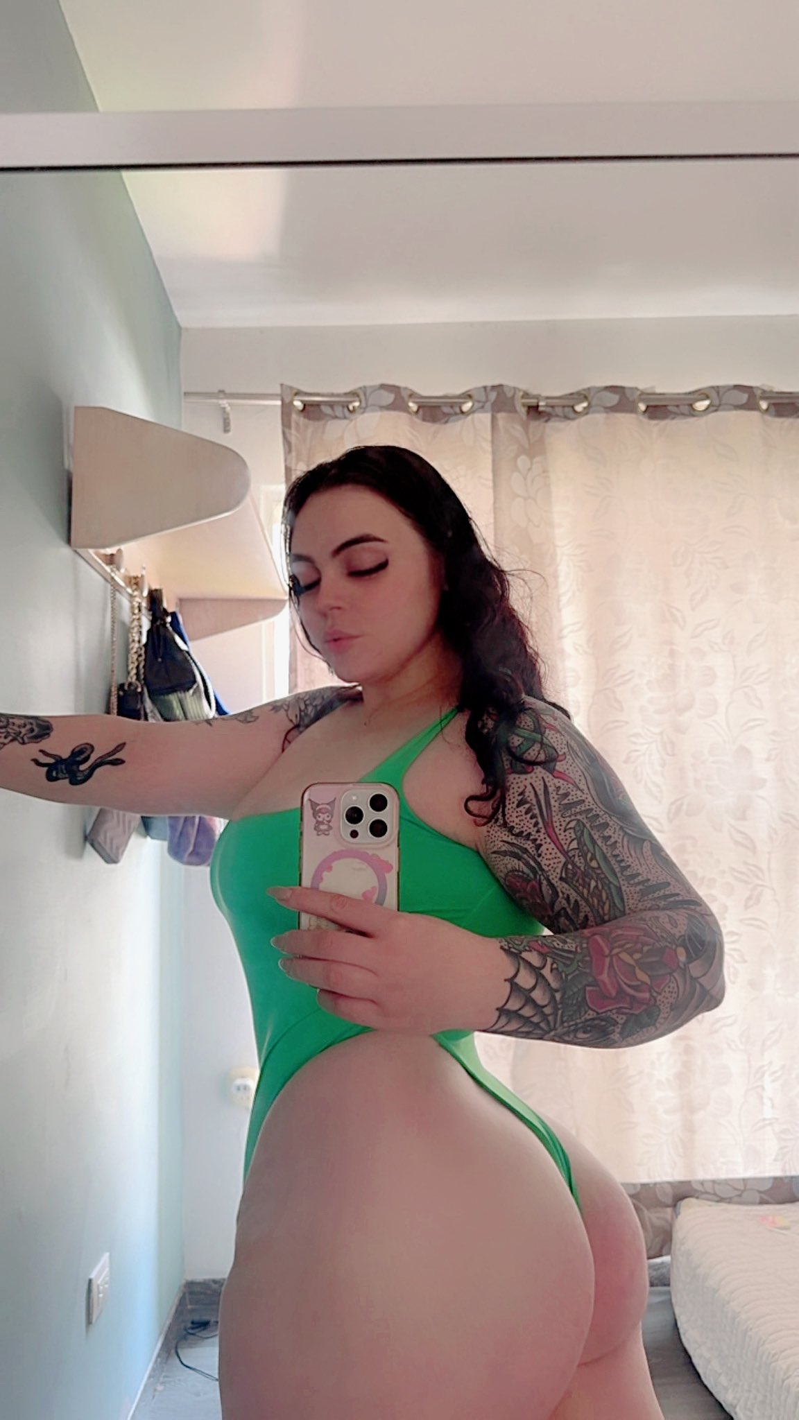curvy baby