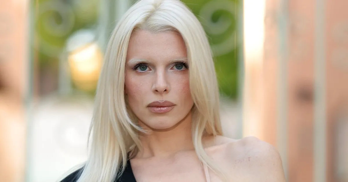 Kanye Wests ex Julia Fox frees the nipple in naked underwear