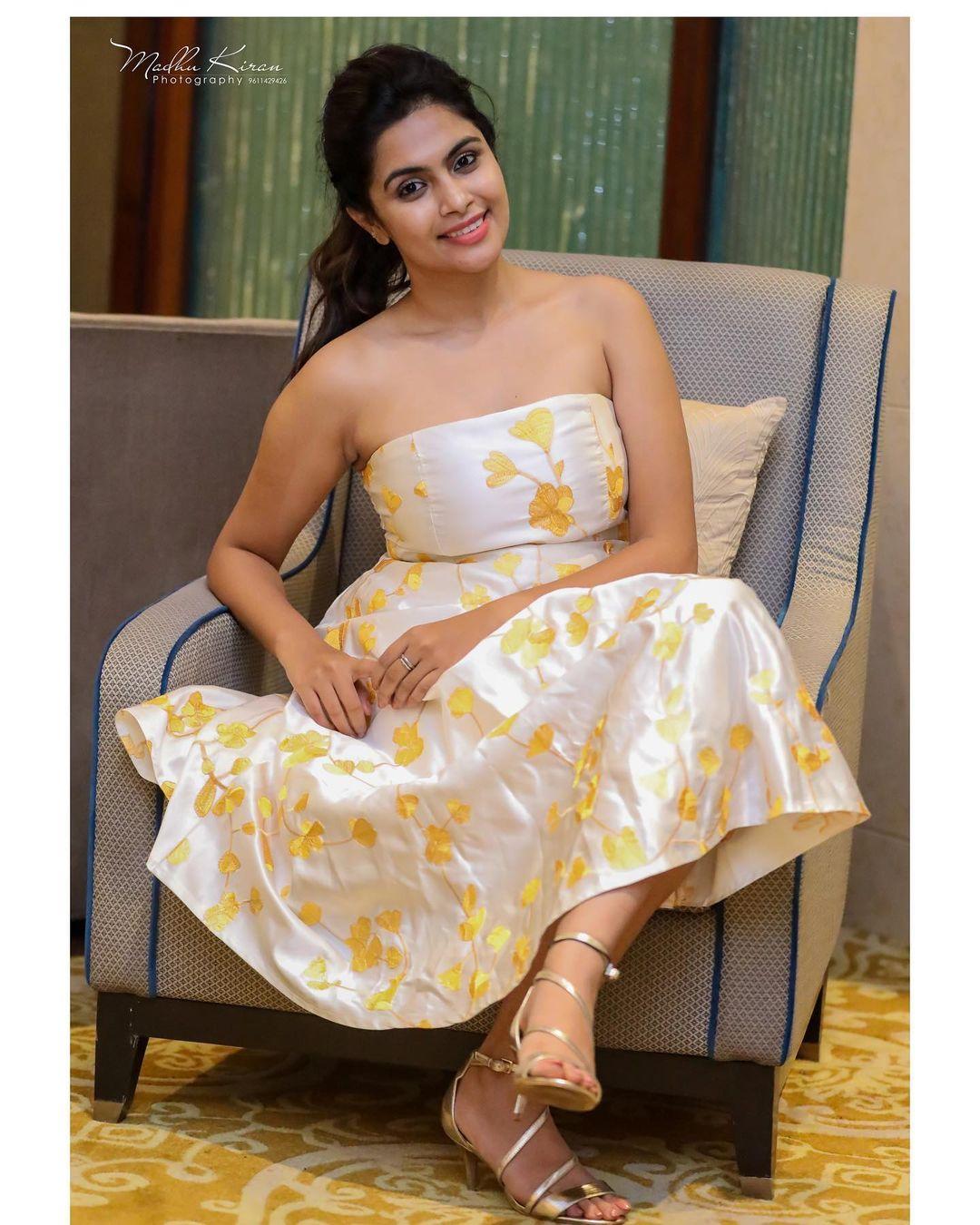 Kannada actress Sonu Gowda exposing hot photos Sonu Gowda latest hot and spicy photos Photos: HD Images Pictures Stills First Look Posters of Kannada actress Sonu Gowda exposing hot photos Sonu Gowda