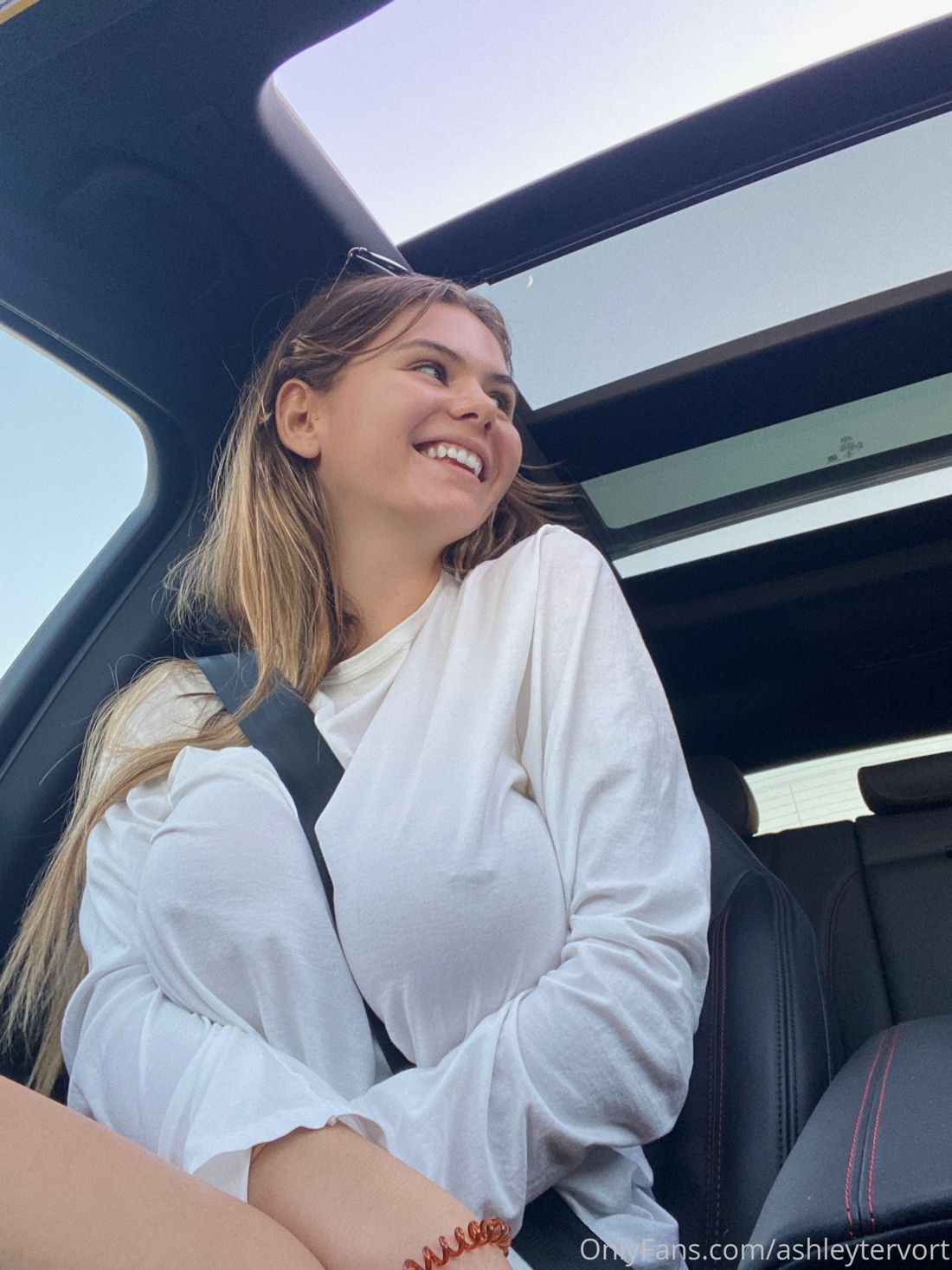Ashley Tervort Big Boobs in the Car