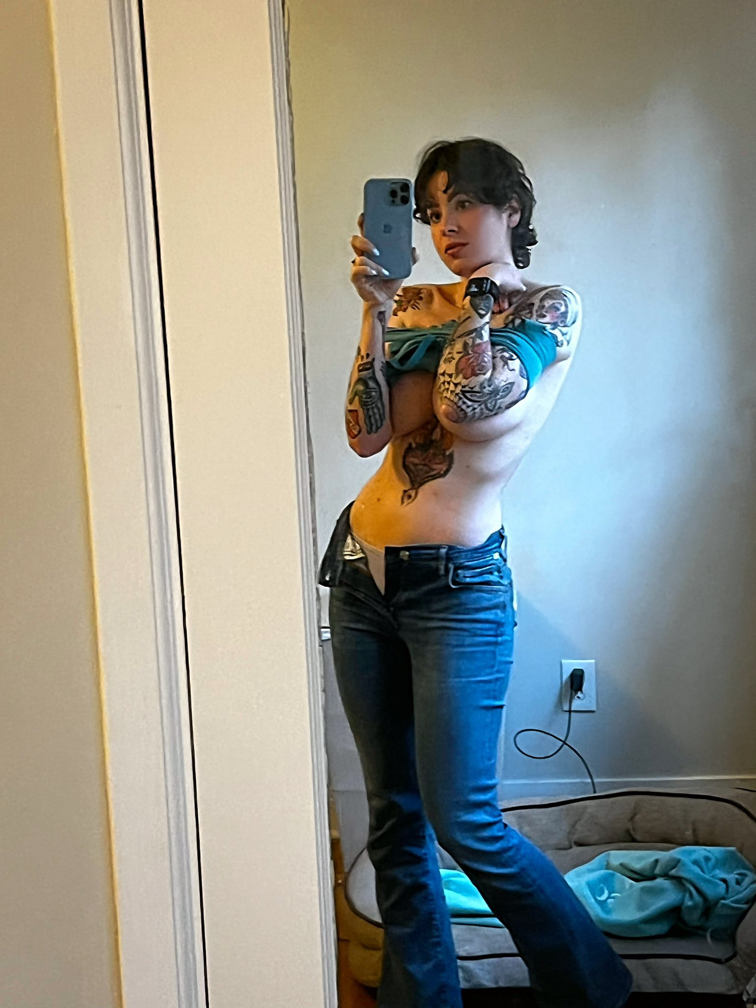 Anisa Jomha Leaked