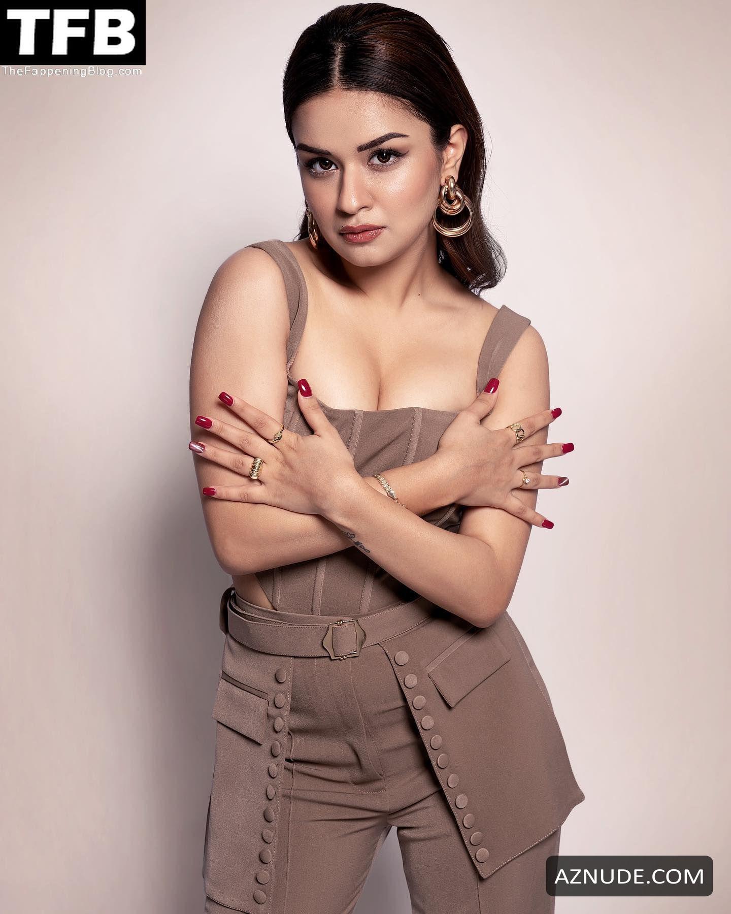 Avneet Kaur Sexy Photos Collection