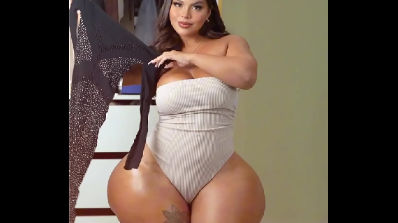 The Internet Cant Get Enough of Gracie Bons Big Hips and Confidence
