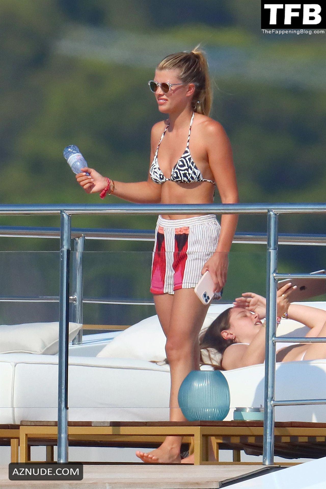 Sofia Richie Sexy Seen Flaunting Her Hot Bikini Body On A Boat With Elliot Grainge in Antibes