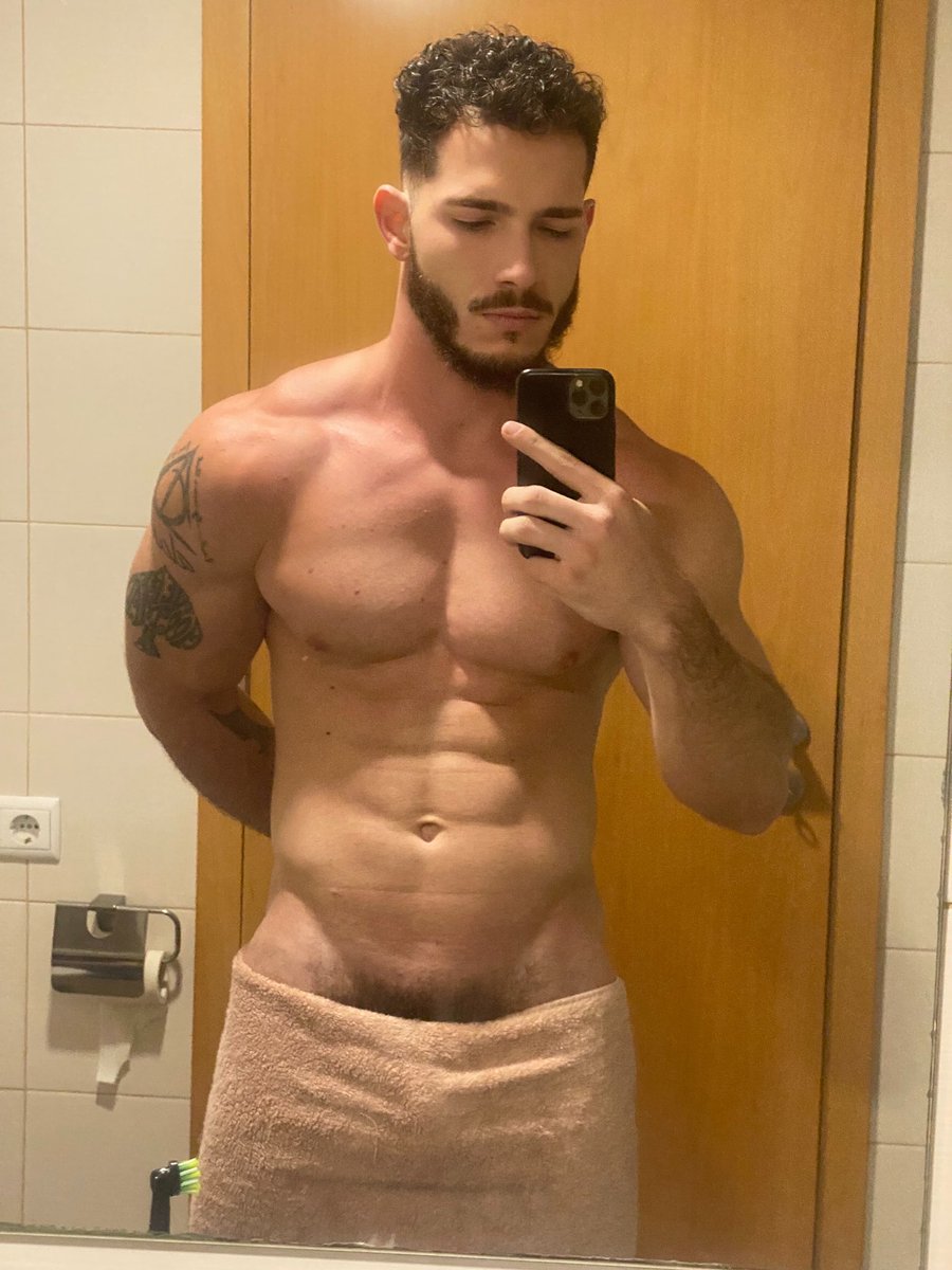 N.A.K.E.D. meetnakedguy