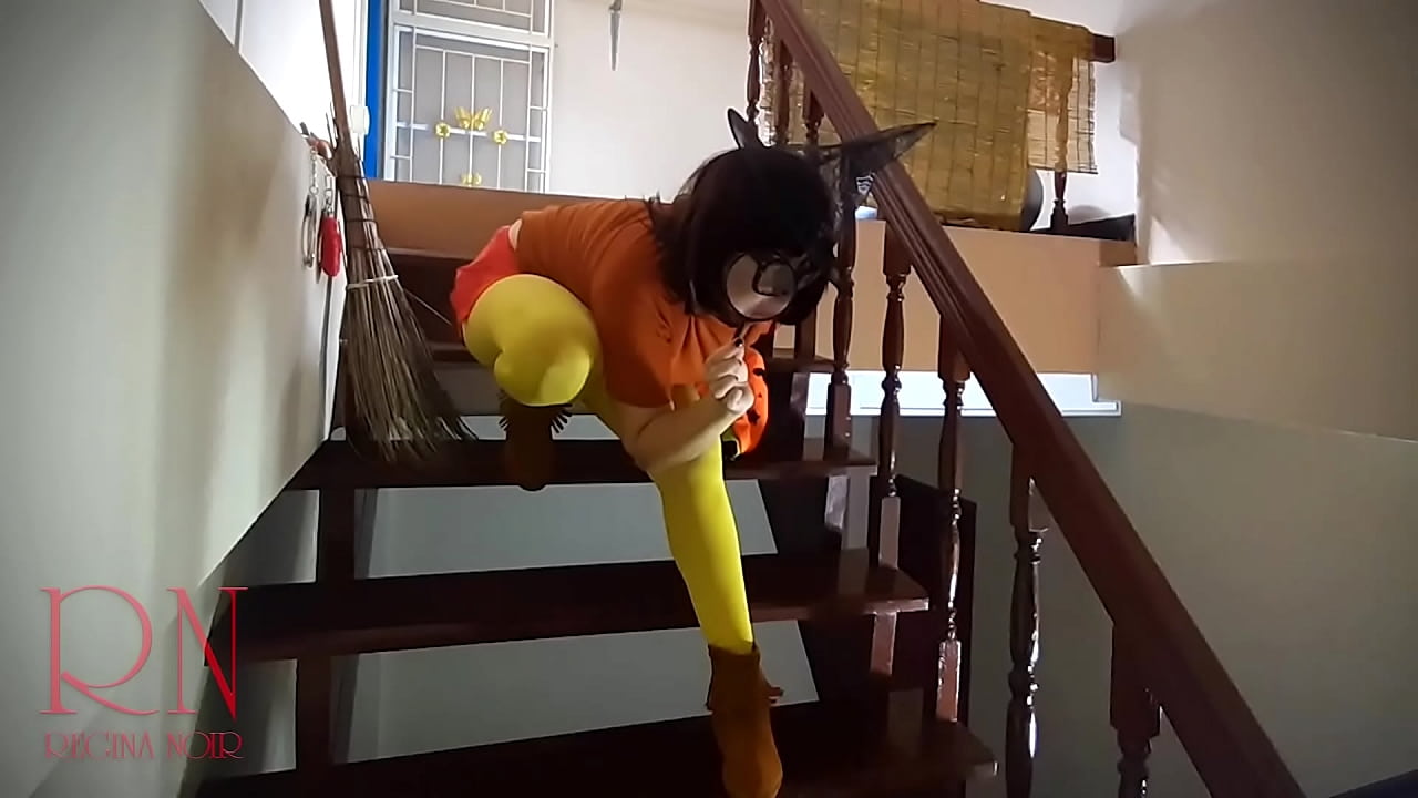 SCOOBY DOO VELMA cosplay regina noir lingerie stockings nylon panties pantyhose tights bikini pinup nude Naked masturbation POI Pin-up Pin up retro vintage classic classic film retro france