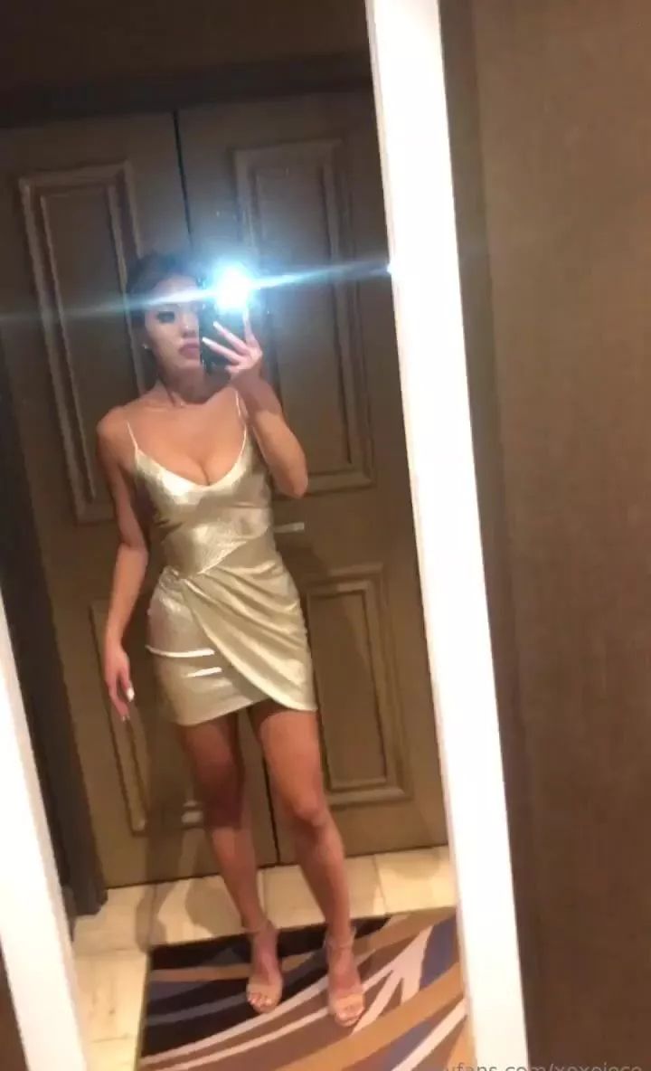 Asian Hottie In a Sexy Dress Showing Herself In The Mirror Onlyfans Leaked Video