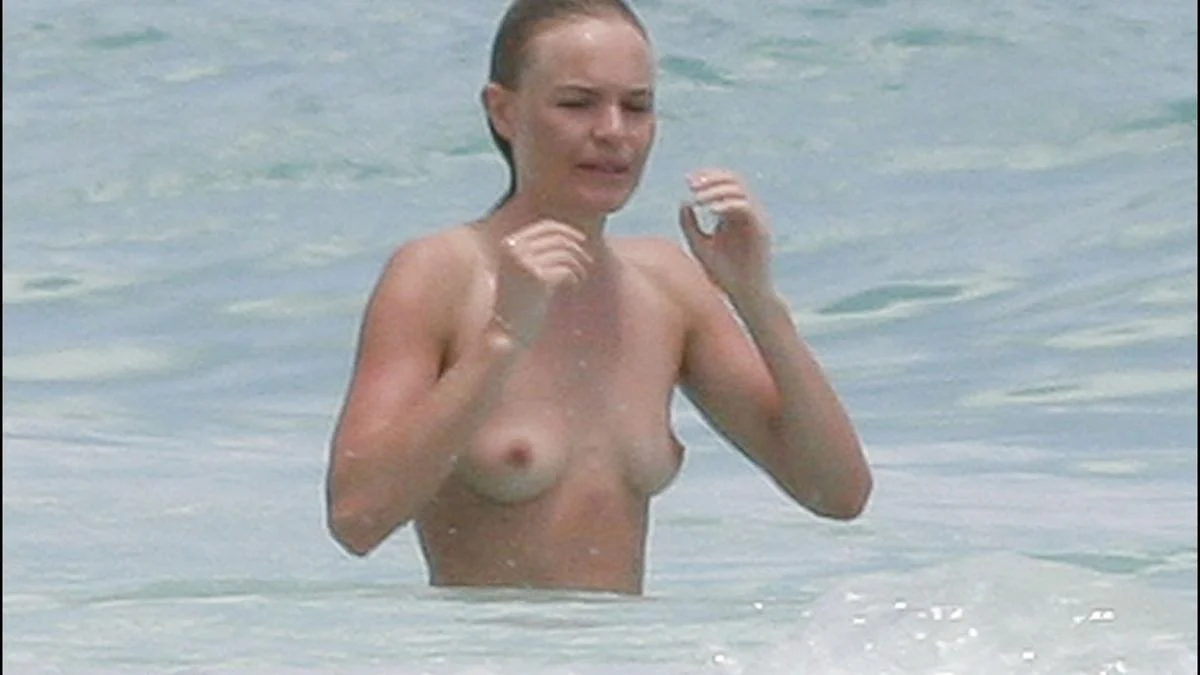 FOTOSPECIAL. Kate Bosworth topless op het strand