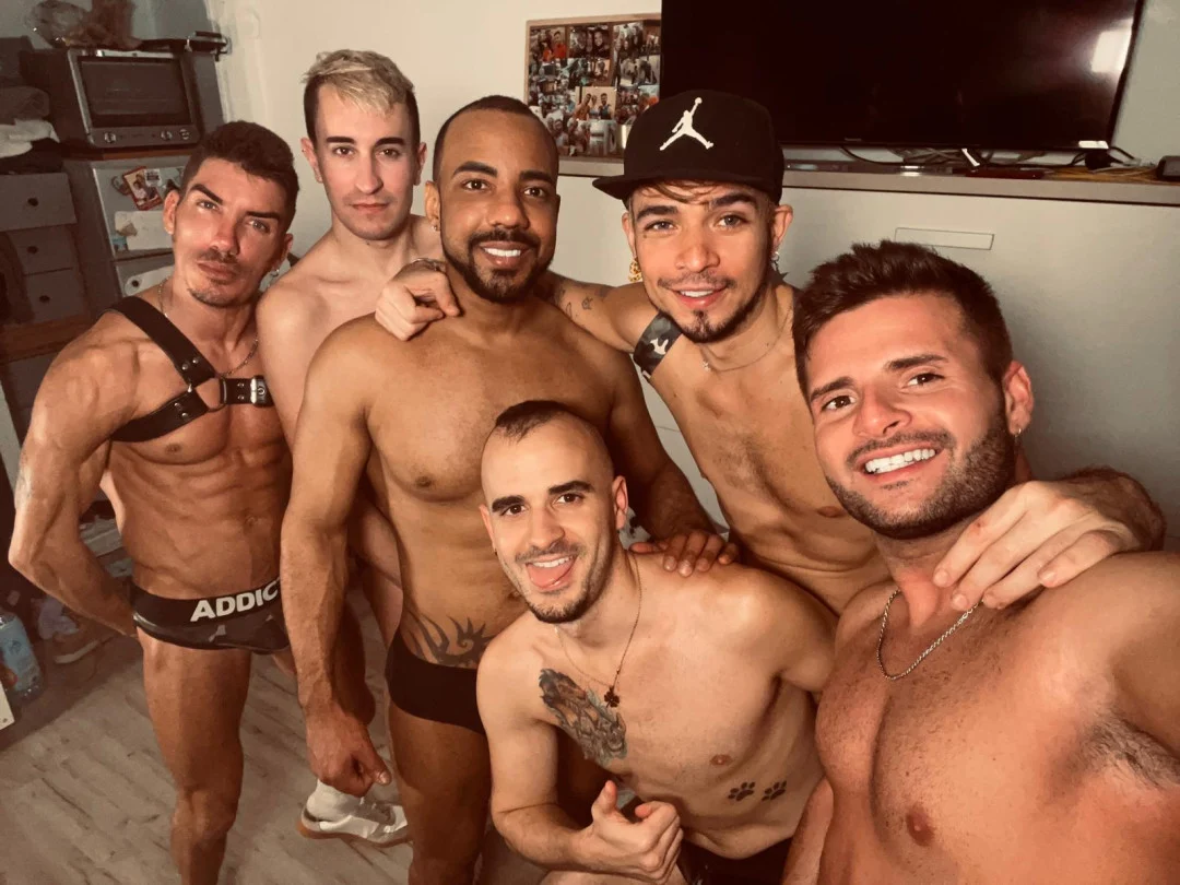 SEX BETWEEN FRIENDS IS THE BEST SEX!!!