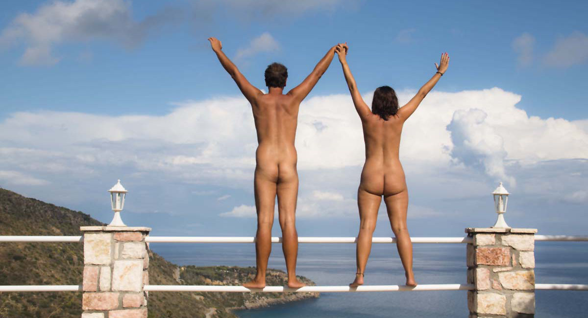 Full Frontal Nude Pictures: Part of Being a Nudist?