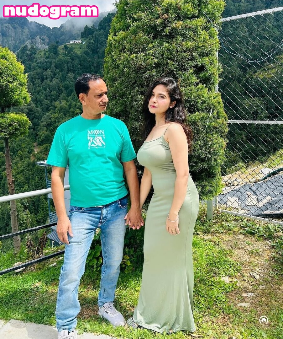 Santoormomrachna OnlyFans 4