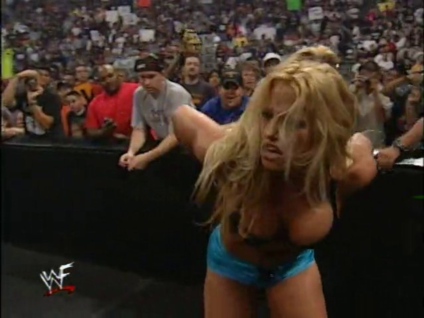 Trish Stratus vs. Lita