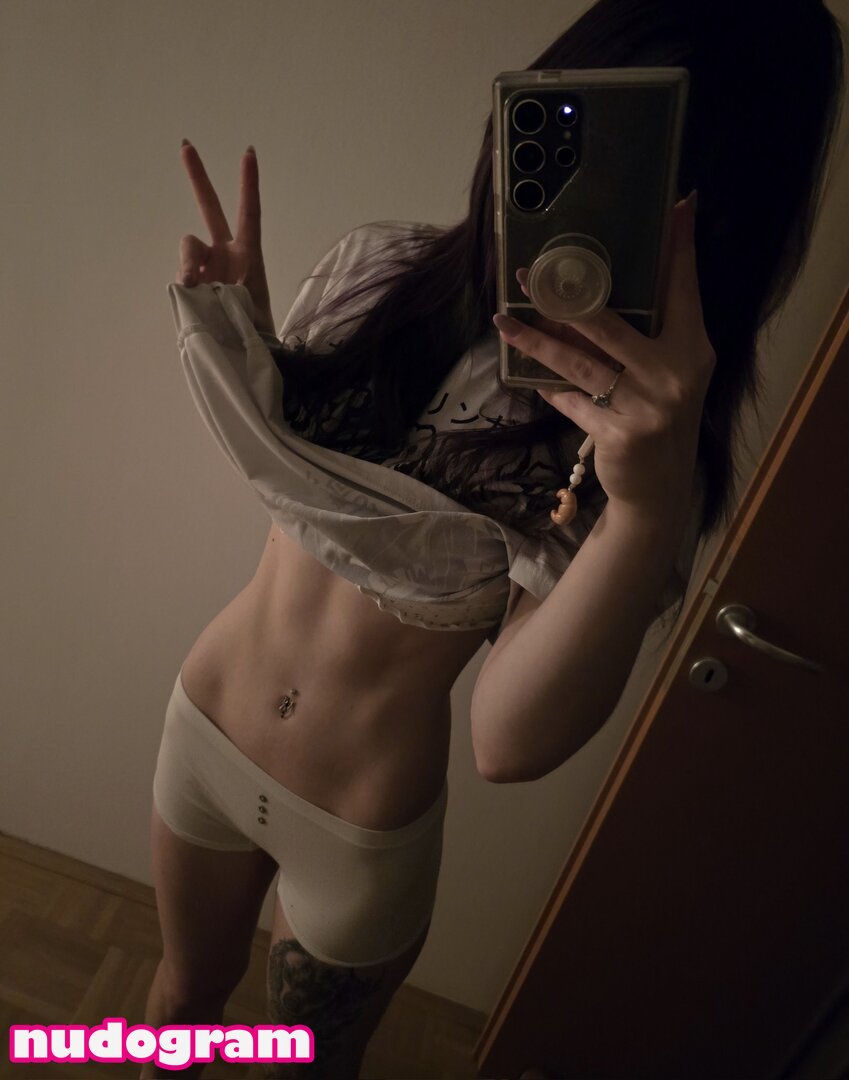 deetofficial weeniestwee Nude Leaks OnlyFans