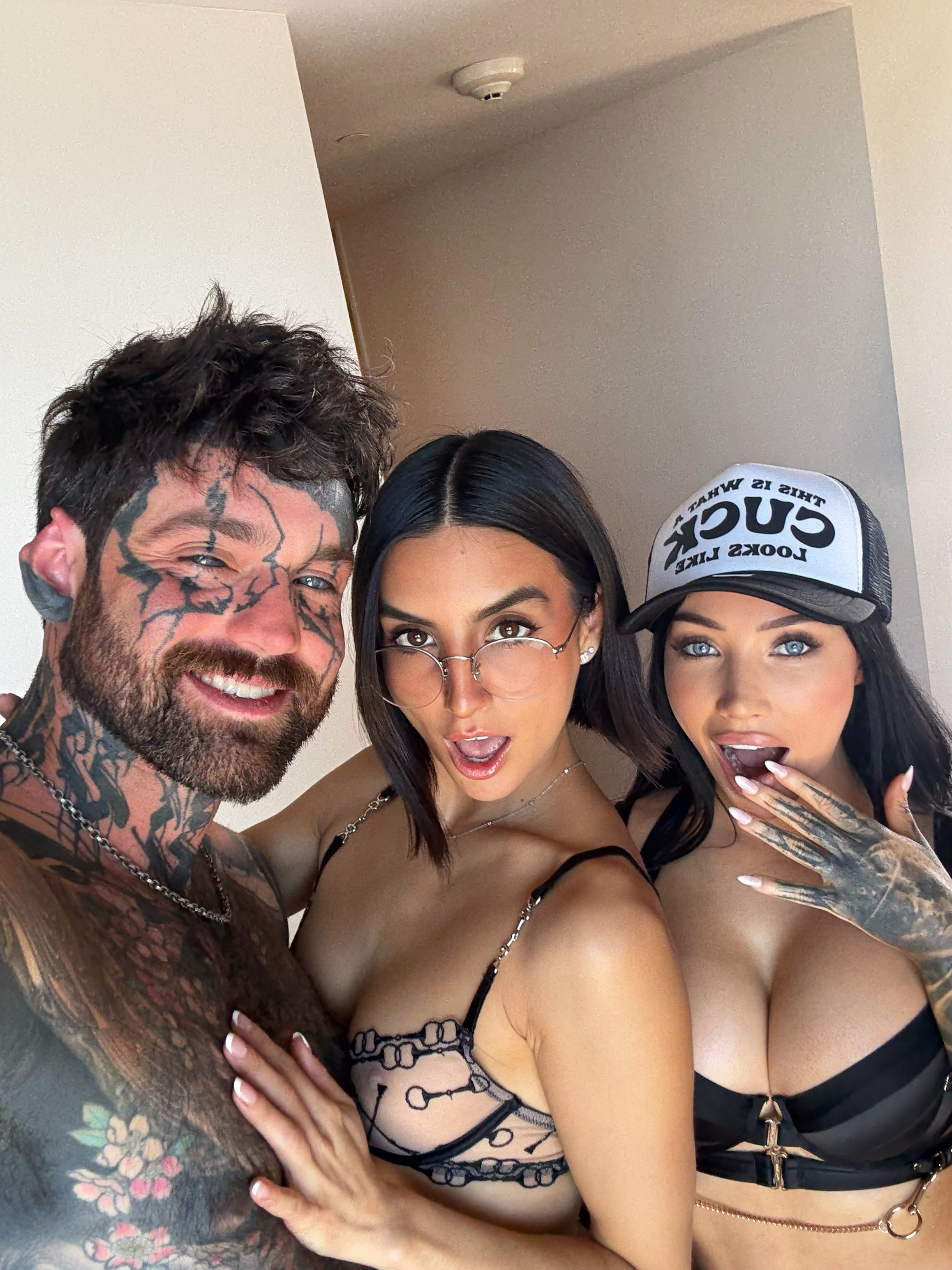 WILLOW HARPER on X: BRAND NEW SEXTAPE CUCKING VIDEO OUT NOW!! seangatz lamarchairez willlowharper watching them fuck live in front of me while I dirty talked directed was a