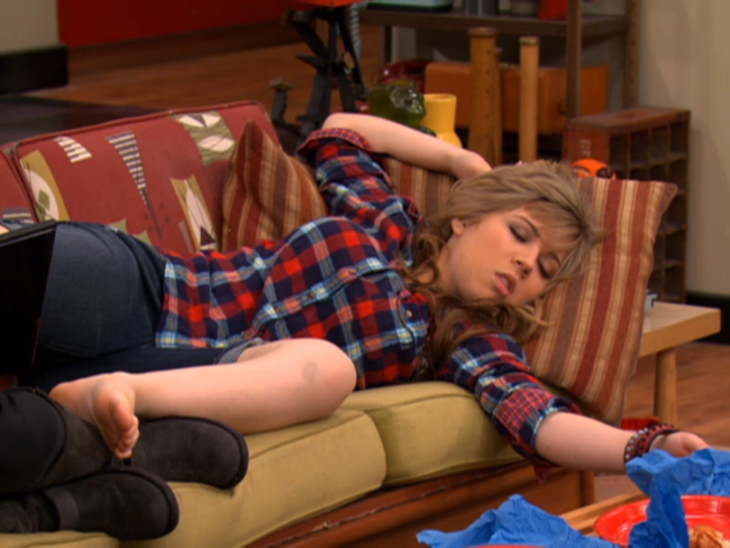 Naked Jennette McCurdy in iCarly ANCENSORED