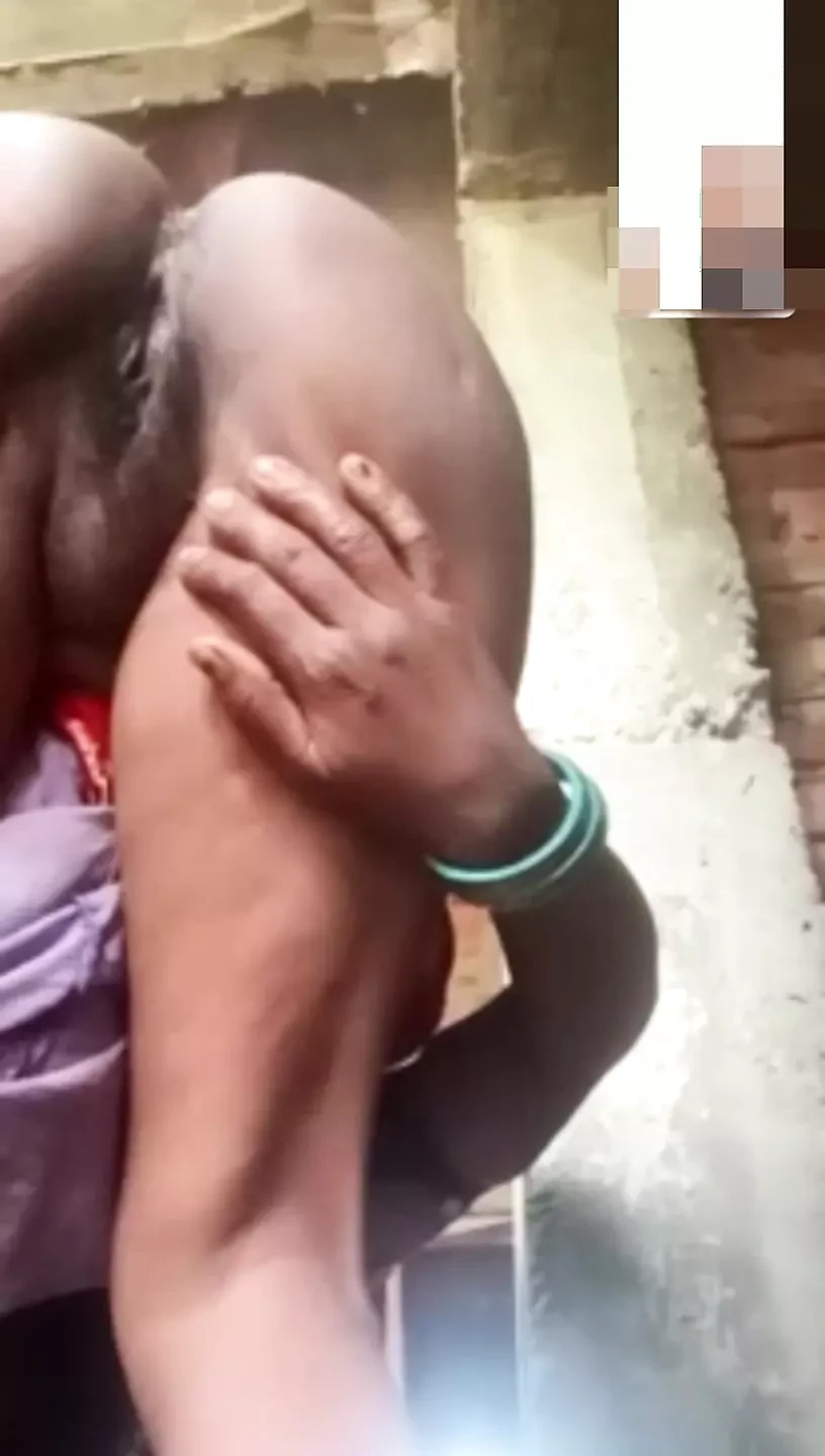 Bihari Bhabhi Showed Her Strip on Video Call and Gand and Choot
