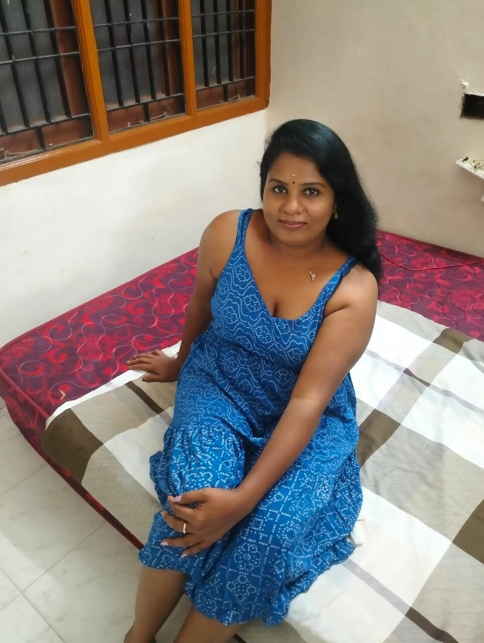 HOT SOUTH MALLU AUNTY : 1 Nude Pics