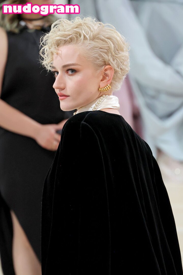 Julia Garner juliagarnerofficial ztyg29 Nude Leaks OnlyFans