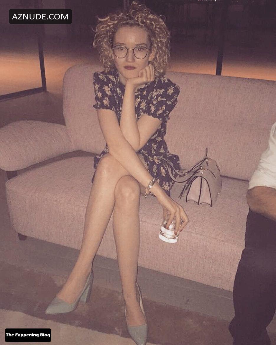Julia Garner Nude And Sexy Photos Collection