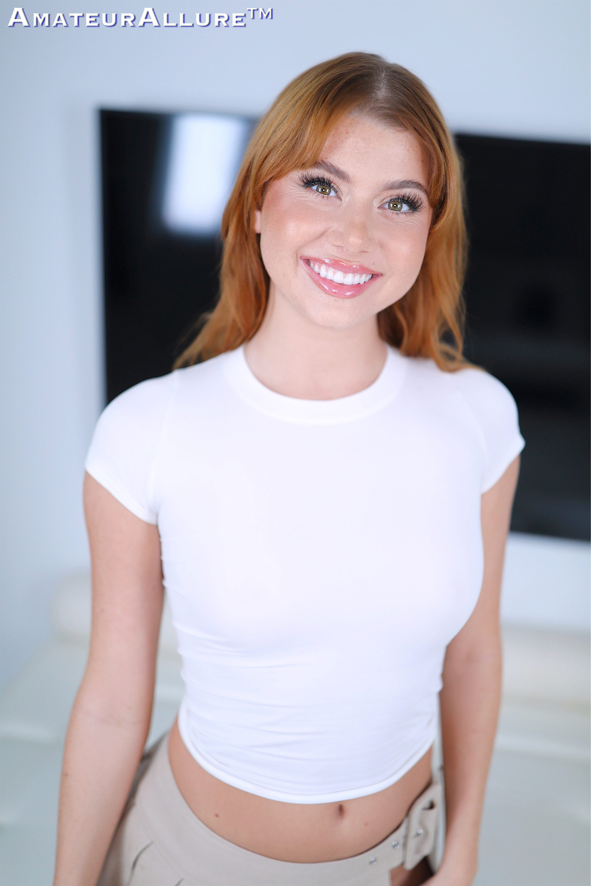Stella Luxx Beautiful Redhead Fashion Model Sucks Fuck And Swallows Amateur Allure