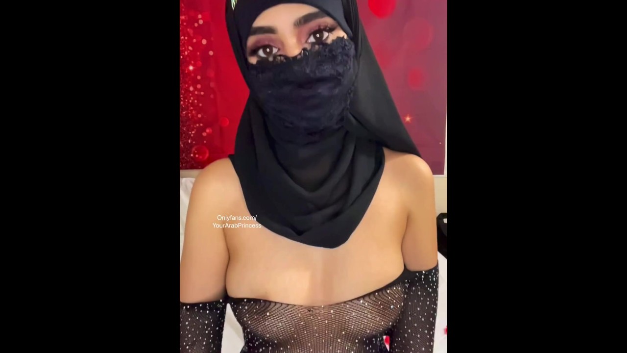 Arab hijabi girl tits bouncing LEAK!!!