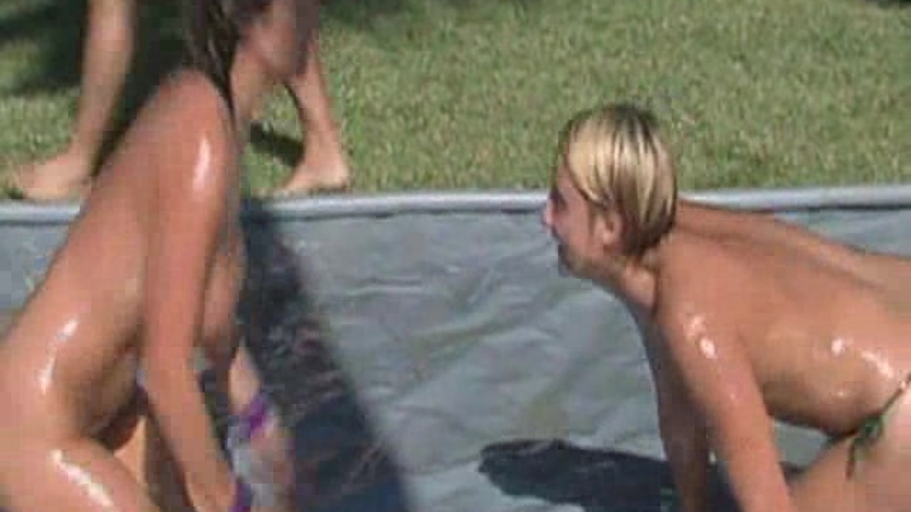 Sexy nude oil wrestling!