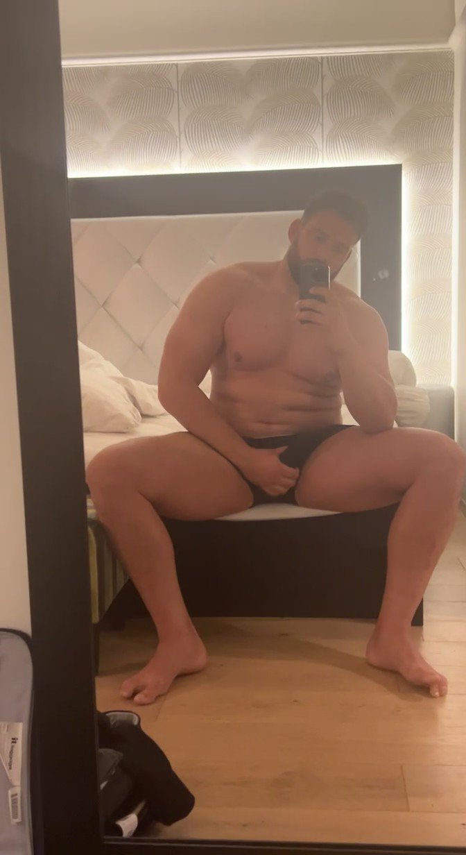 Alpha Ollie Moore on X: My onlyfans is 40 off all weekend I expect you in my DMs by the morning