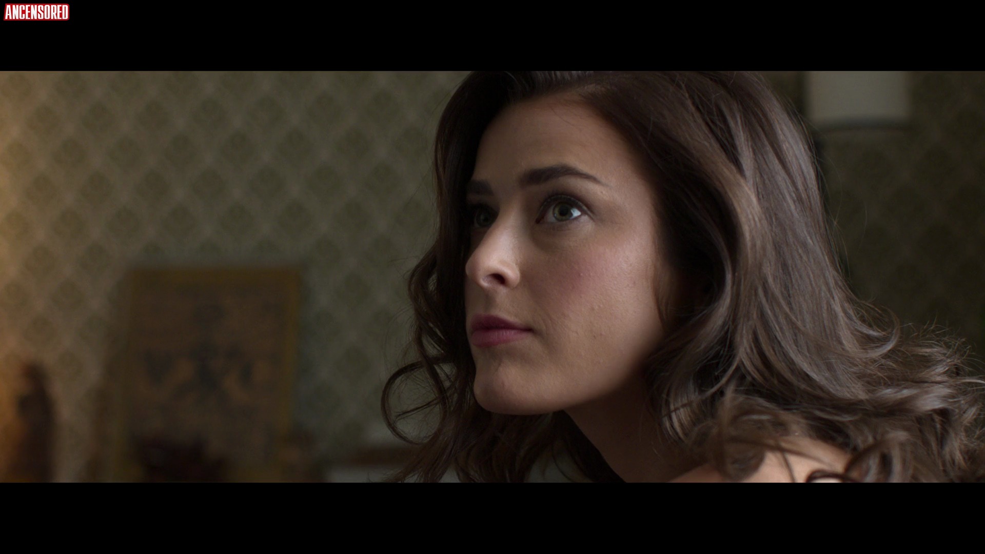 Naked Emree Franklin in Heist ANCENSORED