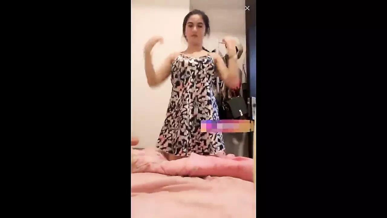 Indonesian Diva Shows Her Nipple Uting in Bigo Live: In Indonesian Porn