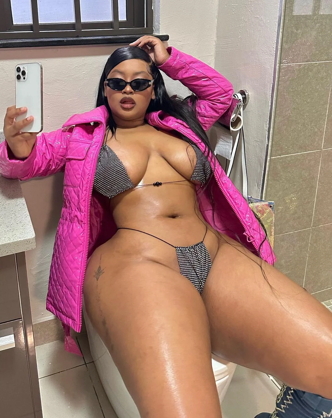 Naughty Pictures of Cyan Boujee