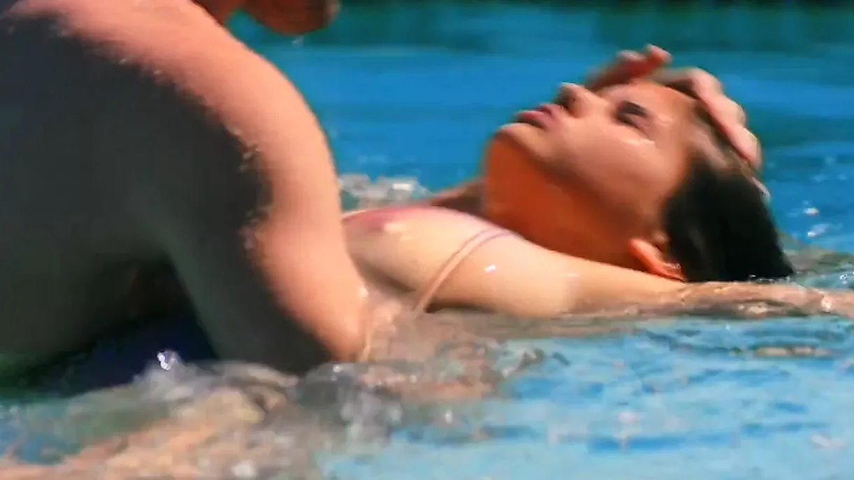 See the Hottest Debby Ryan Sexy Scenes