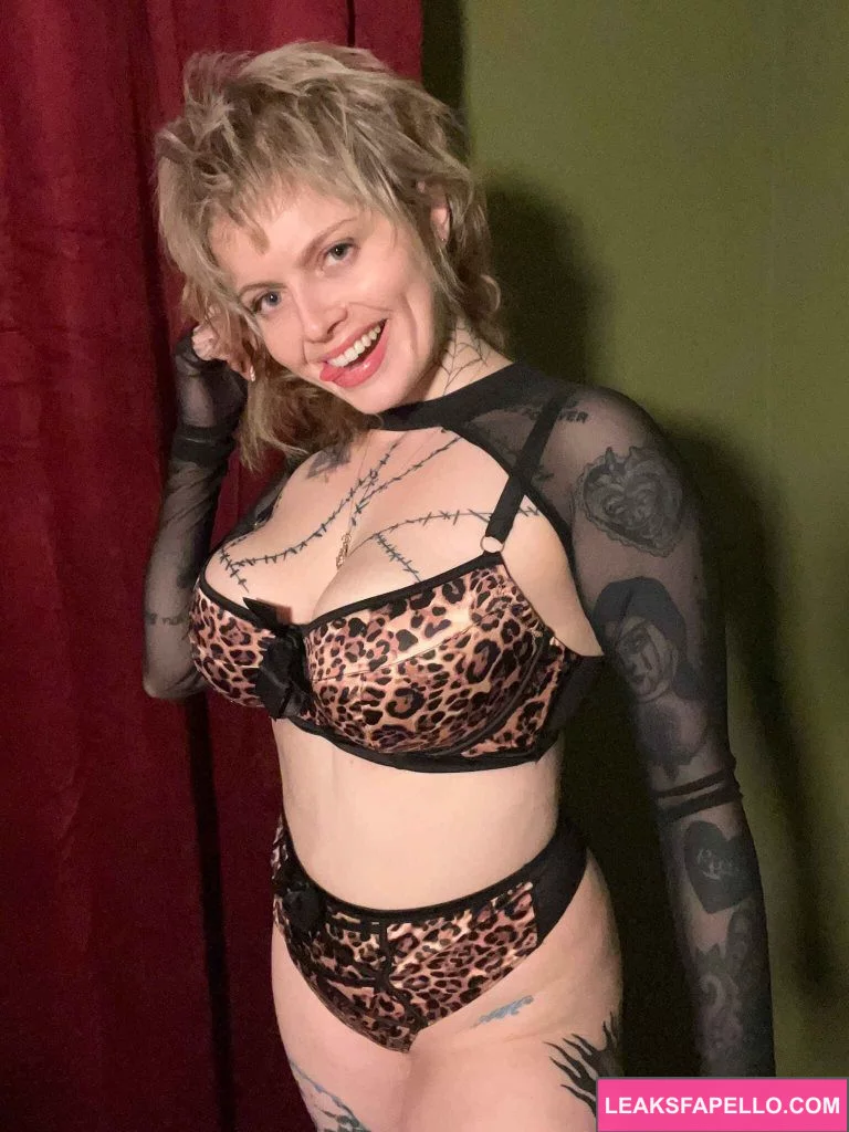 Miss Marilyn: Your Super HOT Blonde Scottish Babe OnlyFans Leaks