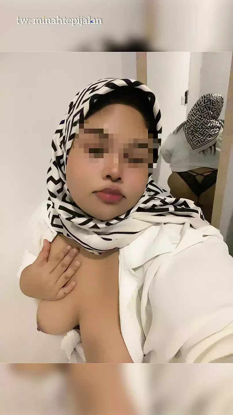 Hijabi Girl Blow Dildo: Asian Asian Porn feat. AJSXX99