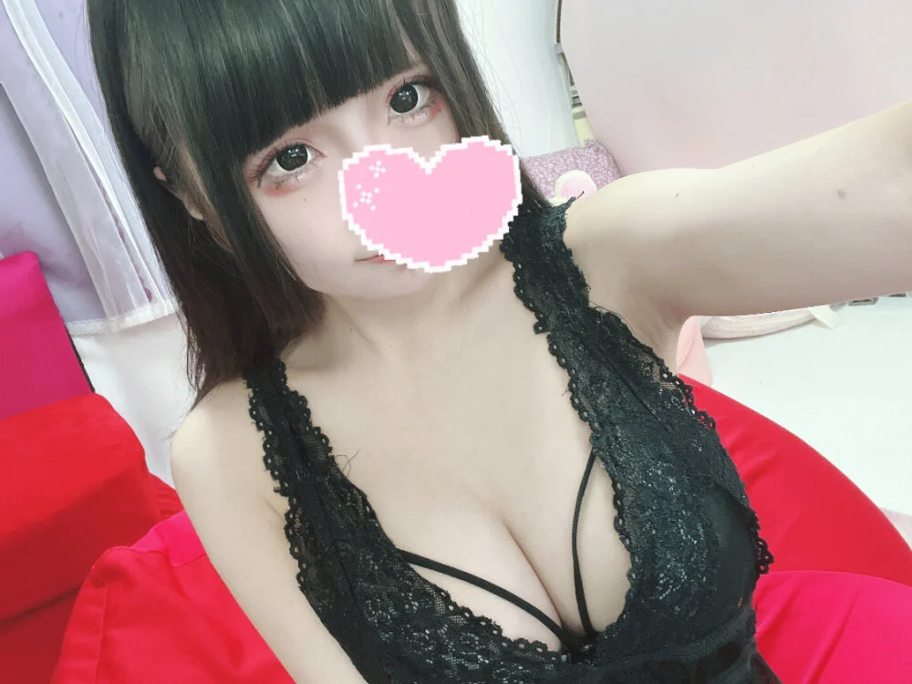 Uuuiiii51 Cam Model: Gratis Live Sex Show Chat