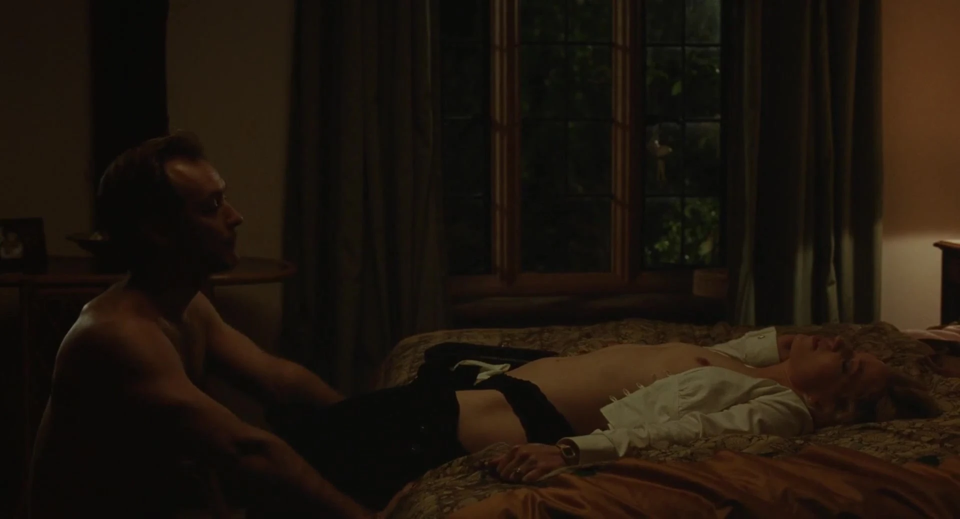 Carrie Coon nude