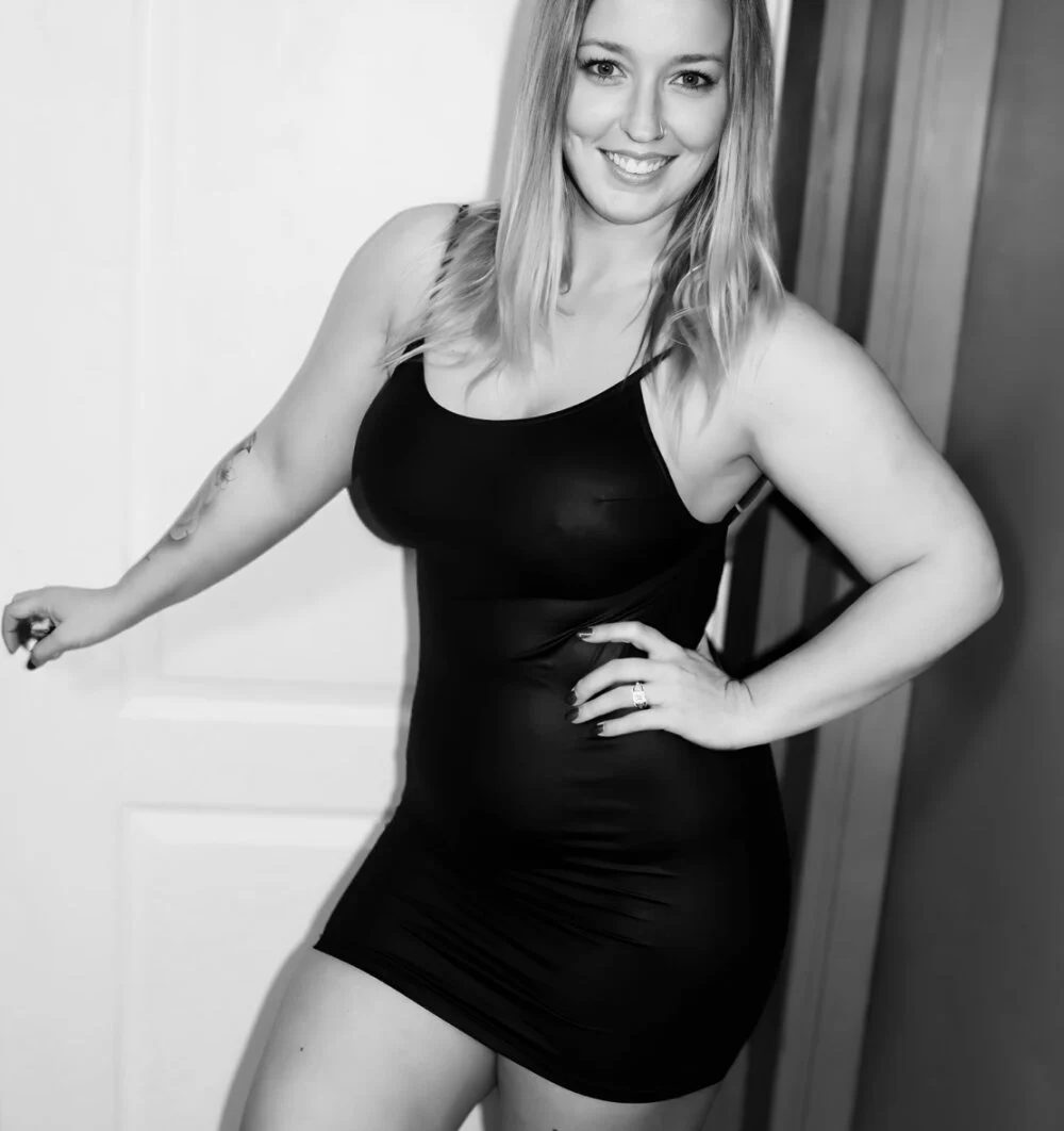 Danie Cox Nude Porn Pictures MILF Sex Pics