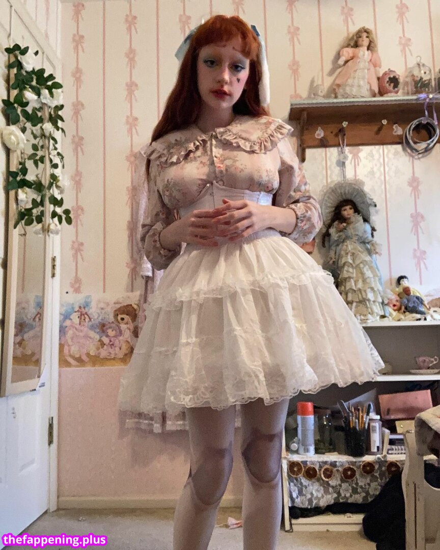 Dolly Monroe dollymonroe porcelainmilkbottle sleepylittledolly Nude OnlyFans
